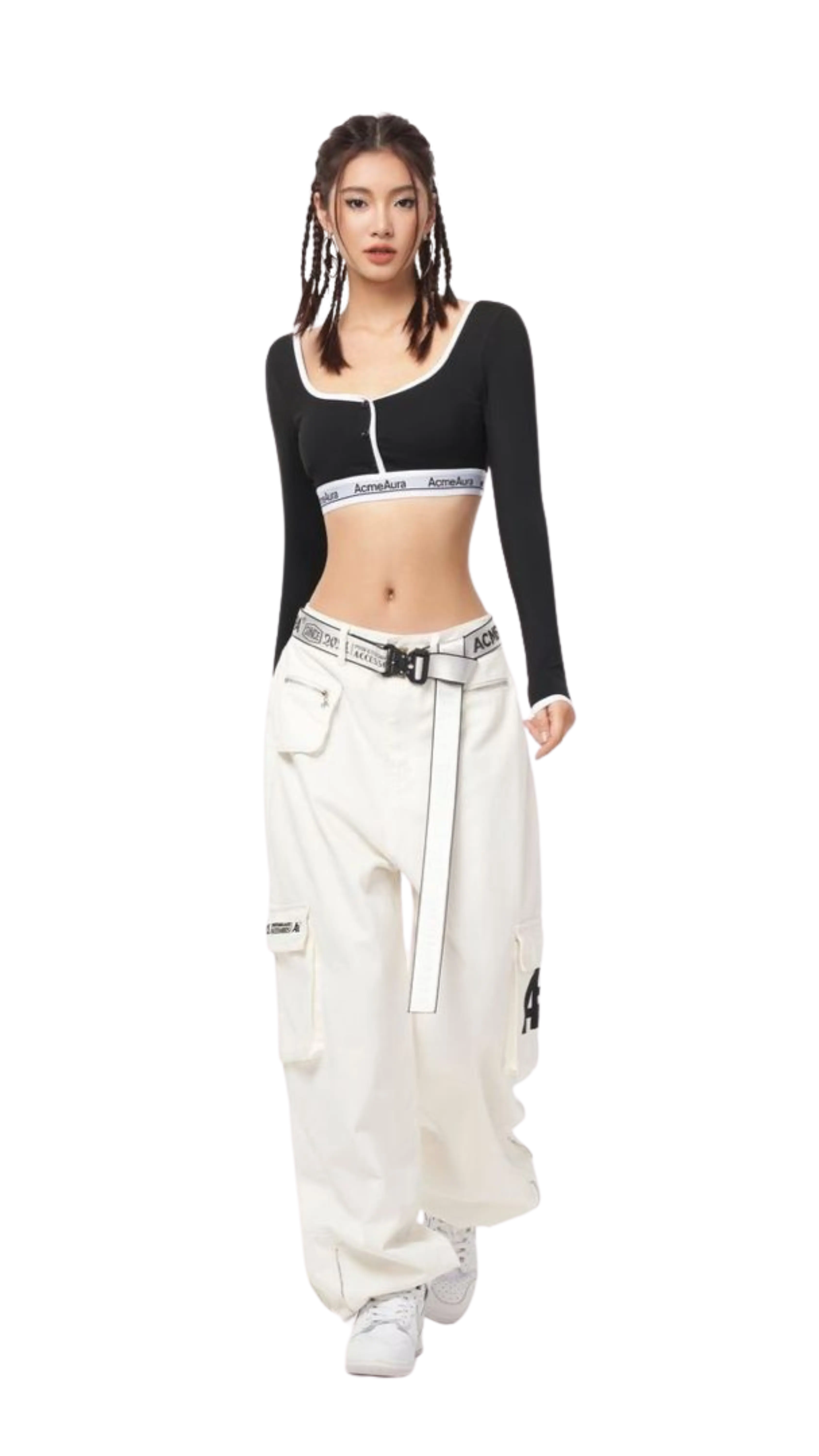 Modelo con cárdigan azul